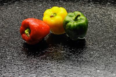 Dzenli olarak ac krmz biber tketmek, itahnz kontrol etmeye yardmc oluyor. Yaplan bir aratrma, kahvaltda ac biber yiyenlerin le yemeinde daha az yedikleri ortaya kt.