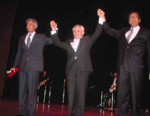 Be olundan ikisiyle meslekta olan Nejat Uygur, "Oullarmn hepsiyle ayr ayr gurur duyuyorum" diyor...