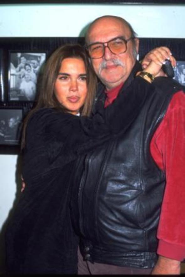 imdilerde Musa Aytun ile evli olan ve alkantl gnler geiren Seren Serengil, ara verdii mzik yaantsna geri dnmeyi planlyor.