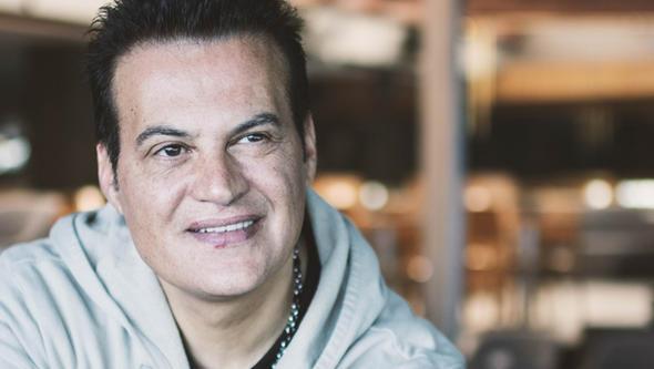 2019 ylnda yeni albm karmaya hazrlanan Hakan Peker, 2. Sayfa'nn sorularn yantlad. Peker, arpc aklamalar yapt.