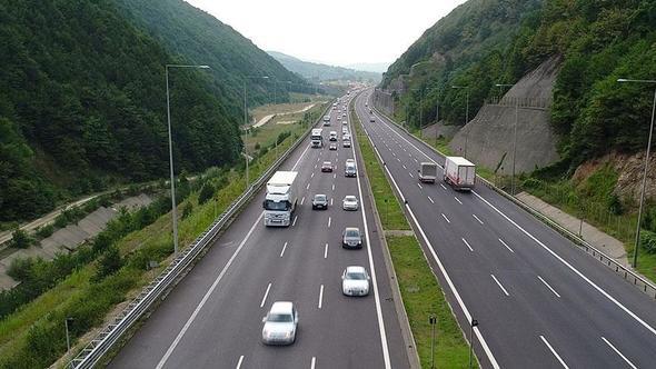 <p>Motor Silindir Hacmi: 4001 cc zeri</p>  <p>      1-3 Ya (TL): 34171</p>  <p>      4-6 Ya (TL): 25624</p>  <p>      7-11 Ya (TL): 15176</p>  <p>      12-15 Ya (TL): 6821</p>  <p>      16 ve zeri ya (TL) : 2647</p>  <p>  </p>