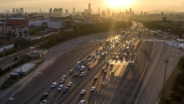 <p>Motor Silindir Hacmi: 3501-4000 cc</p>  <p>                                                                          1-3 Ya (TL): 20878</p>  <p>      4-6 Ya (TL): 18028</p>  <p>      7-11 Ya (TL): 10618</p>  <p>      12-15 Ya (TL): 4739 </p>  <p>      16 ve zeri ya (TL) : 1888</p>  <p>  </p>