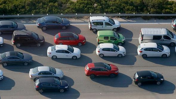 <p>te yandan 1 Ocak 2018'den itibaren tescil edilen aralar iin MTV, mevcut vergilendirme ltlerine "tat deeri" de eklenerek uygulanyor.      1 Ocak 2018'den itibaren tescil edilen aralar iin 2019'da denecek MTV rakamlar yle:</p>