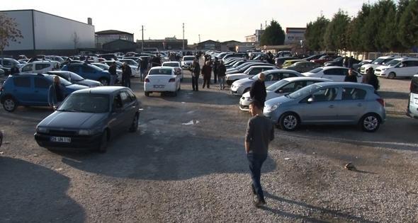 <p>Motor Silindir Hacmi:  2501-3000 cc</p>  <p>      Tat Deeri: 250.000 TL'ye kadar</p>  <p>       1-3 Ya (TL): 9592 </p>  <p>    4-6 Ya (TL): 8345</p>  <p>      7-11 Ya (TL): 5213</p>  <p>       12-15 Ya (TL):  2805</p>  <p>        16 ve zeri ya (TL) :  1029</p>  <p>  </p>