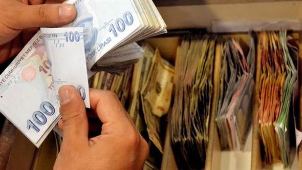 Kayp nedeniyle dzenlenen Trkiye Cumhuriyeti kimlik kart: 45 TLAile czdanlar: 121 TL, yabanc alma izni belgesi: 89 TLalma izni muafiyeti belgesi: 89 TL