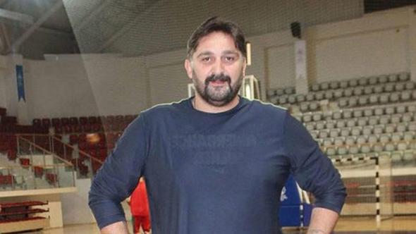 Antalya Emniyet Mdrl Kaaklk ve Organize Sularla Mcadele ube Mdrl'nce yrtlen soruturma kapsamnda organize su rgt yeliinden aranan Grcistan asll basketbolcu Zaza Enden,stanbul Organize Sularla Mcadele ube Mdrl ekiplerince Rize&#8217;de dzenlenen operasyonda gzaltna alnd.