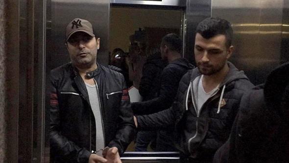 arkc Atilla Ta, gazetecilerin de olduu 28 sankla birlikte yargland stanbul 25. Ar Ceza Mahkemesi'ndeki Fetullah Terr rgt'nn (FET) medya yaplanmas davasnda, 8 Mart'ta verilen kararla, ''rgu&#776;t ic&#807;indeki hiyerars&#807;ik yapya dahil olmamakla birlikte, o&#776;rgu&#776;te bilerek ve isteyerek yardm etmek'' suundan 3 yl 1 ay 15 gn hapisle cezalandrld.