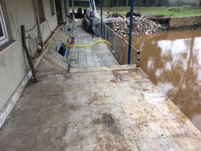 Bozburun, Selimiye, Orhaniye ve Talca mahallelerine giden ve bir sredir kpr yenileme almas yaplan yol, Kazandere ay'nn tamasyla ulama kapand.