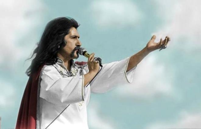 "Benim babama her zaman hayranlm vard. Ne zaman televizyonda grsem radyoda duysam oturur izlerdim dinlerdim. Adam olacak ocua katlma talebinde bulundum.