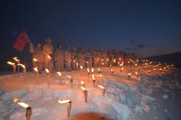 zerinde bulunduumuz bu topraklarda ehit oldular. Allah ruhlarn ad etsin, makamlarn cennet eylesin. Sarkam slam aleminin kaderidir, sadece Anadolu insannn deil. Sarkam artk slam mmetinin kaderi ve kutsal bu mekandr.