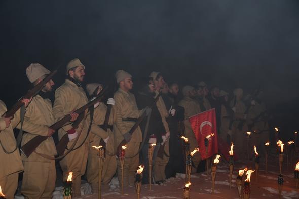 Anadolu&#8217;nun her yerinden, dier corafyalardan burada ehit olanlar var. Allah bir daha hem milletimize hem slam mmetine byle acl ve kederli gnler yaatmasn, tm ehitlerime Allah'tan rahmet diliyorum" dedi.