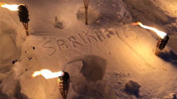 Konumalardan sonra temsili nbet deiimi yapld. renciler knyelerini sayarak nbeti deiimi yaptlar ve ay-yldzl bayramz perek birbirlerine teslim ettiler.