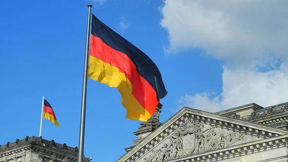 Almanca yedinci en gl dil oldu. Almanca'y anadili olarak konuan kii says 93 milyon olarak belirtildi.