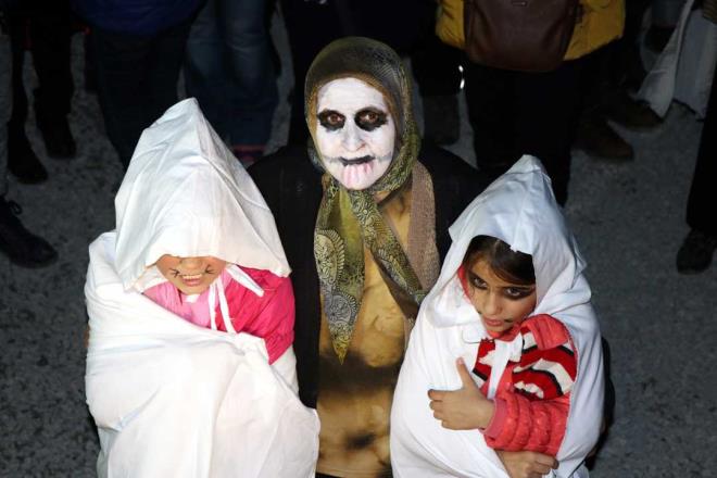 Bocuk Gecesi Proje Koordinatr Tahir Demirel de, hazrlklar gnler ncesinden tamamladklarn ve turistleri 5 Ocak Cumartesi gn amlca'ya beklediklerini syledi. Her yl etkinlik kapsamnda, tren almas temas belirlediklerini anlatan Demirel, yle devam etti: "Bocuk'a gelenlere, sahne gsterileri ve bu kapsamda dnem kyafetleri hazrladk.