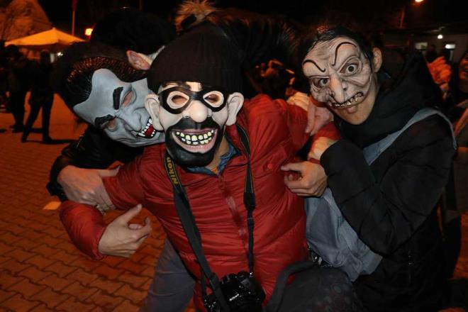  yldr bu kyafet temasn iliyoruz. lk yl 'Spartaks' dizisinden, sonraki yl 'Game of Thrones'tan, bu yl da Vikingler'den hazrladmz kyafet konseptini sunacaz. Ayrca somut olmayan kltrel miras deerleri sahneye tanyor.