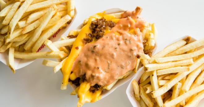 Do. Dr. Boyac, doal trans yalarn et ve st rnleri gibi hayvansal gdalarda az miktarda bulunduunu, yapay olanlarn ise bitkisel sv yalara hidrojen eklenerek elde edildiini, bu yolla da yan raf mr ve tekrar stlmaya kar tolerans artrlarak ticari cazibe kazanacak ekilde katlatrldn aktard.