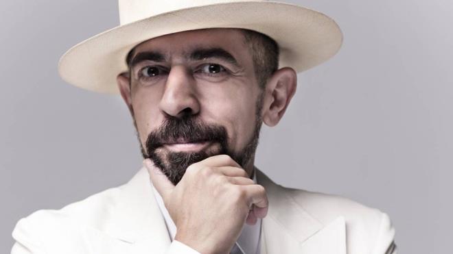 &#8220;Ben de bu kampanyann tamamen yanndaym&#8221; diyen Baylgen, &#8220;Bugn yediimiz balklarla midemize plastik doldururken hatta son aratrmalarda doaya salan poet ve plastikler nedeniyle bunlar sadece yemekle kalmyor ayn zamanda o plastii soluyoruz&#8221; dedi.