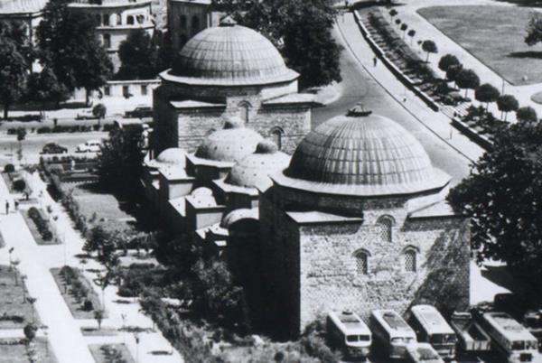 SULTANHAMAMI  Avrupa yakasnda,Eminn-Mercan arasndadr.Bir ad da Hackk olan Sultan Hamam semte ismini vermitir.