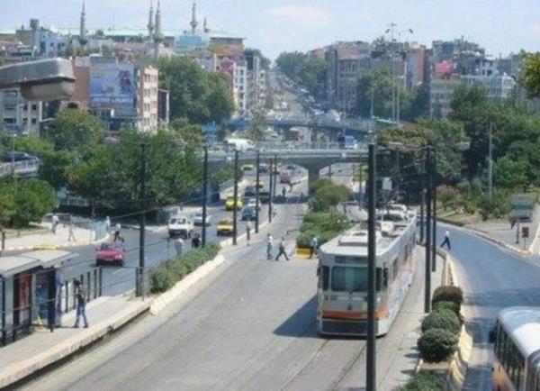 stanbulun Osmanllar tarafndan alnmasndan sonra,shak Paa nn Karamanoullar zerine yapt seferde Konya Aksaray daki halkn bir ksm stanbul un Trkletirilmesi dncesi ile bu semte yerletirildiinden dolay semt Aksaray ad ile anlmaya baland.