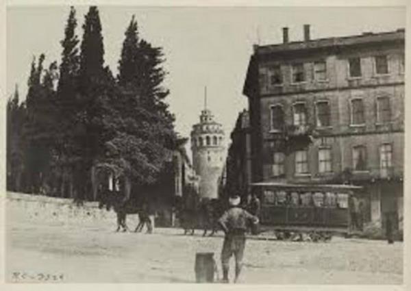 Osmanl dneminde Hali tersanesinin yannda kurulan Azepler klas semte adn vermitir. (Azep ,Osmanl dneminde tersanede grevlendirilen deniz kuvvetleri Mensuplarna verilen isimdi.)