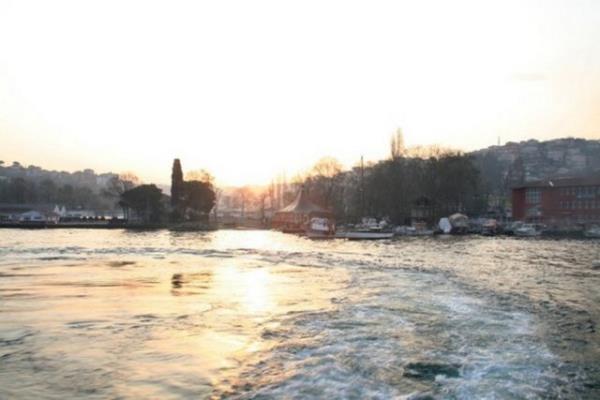 UBUKLU  Boaz'n Anadolu kysnda,Kanlca-Paabahe arasndadr. Bizans dnemindeki ad Eiranaion dur. Yre esnafnn yapm olduu ubuk llelerinin n sebebiyle bu ismin verildii sanlmaktadr...