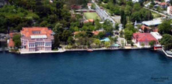 BALTALMANI: Avrupa yakasnda, Boaz kysnda, Rumelihisar-Emirgan arasndadr. Fatih Sultan Mehmet emriyle Dolmabahe, Taksim, Kasmpaa zerinden Hali'e indirilen gemiler ve donanmadaki baz gemilerin yapm iin buraya Baltaolu Sleyman Paa tarafndan bir liman ve tersane yaptrlmtr. Baltaolu Sleyman Paa Liman olarak benimsenen semtin ismi zamanla Baltaliman'na dnmtr...