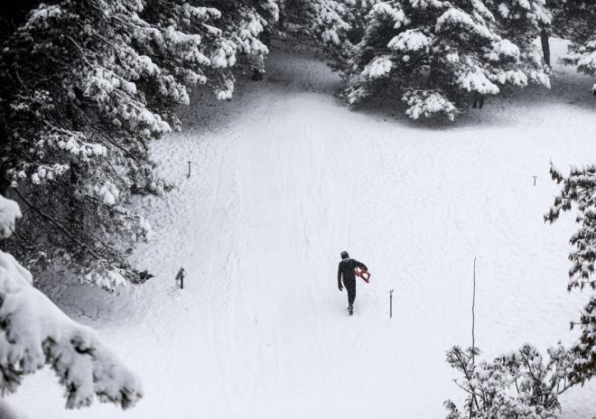 Yozgat'�n �ay�ralan il�esinde kar ya���� ve olumsuz hava ko�ullar� nedeniyle e�itime yar�n ara verildi.  <br>  Yozgat Milli E�itim M�d�rl���nden yap�lan yaz�l� a��klamada, �ay�ralan il�esinde hava muhalefeti nedeniyle �zel ve resmi t�m e�itim kurumlar�nda e�itime bir g�n ara verildi�i belirtildi.