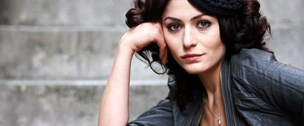 BASAVCILIK SORUTURMA BALATTI  stanbul Cumhuriyet Basavcl, su duyurusu zerine, oyuncu Deniz akr hakknda ''hakaret'' suundan soruturma balatmt.