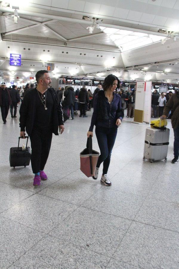 Milliyet'ten Se�kin �envardar'�n haberine g�re; 45 ya��ndaki komedyen, da��t�m �irketi Mars Group’la m�s�r ve i�ecek kampanyalar� nedeniyle sinema biletlerinin daha pahal�ya sat�lmas� y�z�nden ya�anan gerginli�e son noktay� koydu.