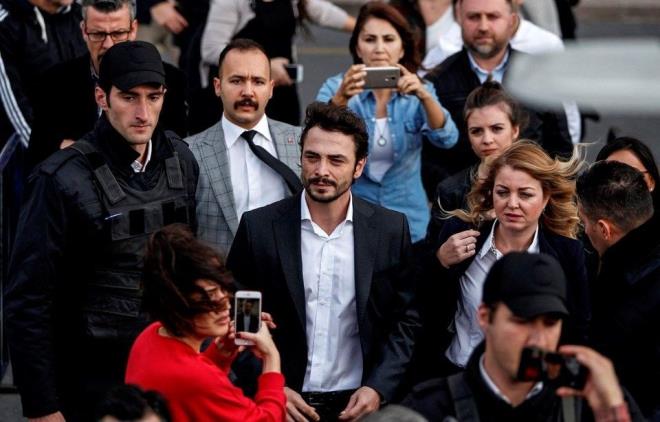 �stanbul Asliye Ceza Mahkemesi'nde ba�layacak olan yarg�lamaya Aile ve Sosyal Politikalar Bakanl��� m�dahil olmak i�in dilek�e verdi. Sabah'tan Dilek Yaman'�n haberine g�re; Bakanl�k avukat� taraf�ndan dosyaya sunulan m�dahil dilek�esinde, �u ifadelere yer verildi: