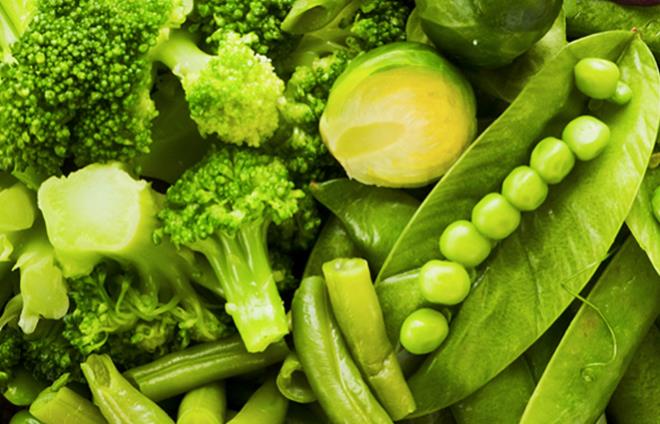 K vitamini<br>    Kan akn dzenlemek ve kan sulandrmak amacyla aldnz ilalarn yan sra tketeceiniz K vitamini takviyeleri ya da brokoli, Brksel lahanas, lahana, maydanoz ve spanak gibi besinler ilalarnzn etkisini azaltr.