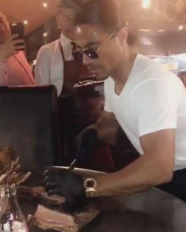 te yandan Lukaku, Nusret ile ilgili, "nanlmaz bir kalite. Bu grdklerim iin teekkr ederim." yorumunda bulundu.