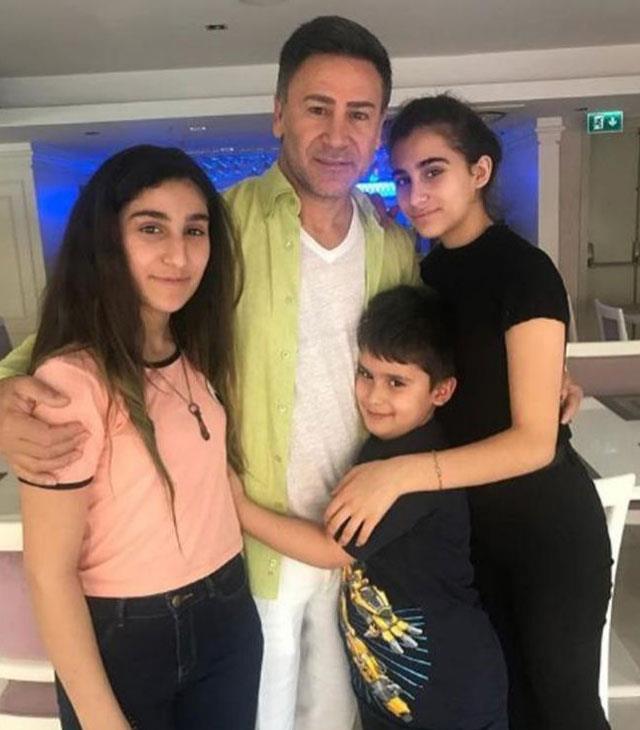 Kznn hibir arkadann evinde kalamayacan da vurgulayan Yldzhan, "Akam oldu mu eve dner. Neden kalamaz diye soracaksanz yasak, yle bir kuralmz var. Ama kzmn arkadalar bizde kalabilir hibir problem yok.Erkekler iin bu kural geerli deil erkekler kalabilir" dedi.