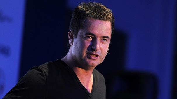 TV8 kanalnn sahibi Acun Ilcal, yapmcs ve sunucusu olduu 'Survivor'n ilk yarmacsn duyurdu.