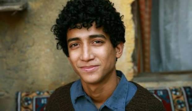 "Mslm Baba'nn genliini oynamaktan ziyade yaad her duyguyu hissettim. Benzeri yaantlar ayn duygular hissettiriyor insana. Belki de yaanan gerek hikyeler olduunu seyirciye hissettirmek iin daha ok sahiplendim diyebilirim."