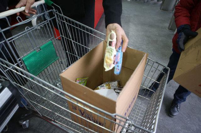 KARTON KUTULAR    Evde kullanlmayan karton kutular da alveri yaparken kullanabilmek mmkn.