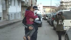 Samsun Bykehir Zabta ekipleri, l Emniyet Mdrl ocuk ube ekipleri ve l G daresi Mdrlne bal ekiplerce lkadm ilesinde bulunan birok camide bata yabanc uyruklu dilenciler olmak zere vatandalarn duygularn smren dilencilere kar operasyon gerekletirildi. 10 kiilik ekip, cami avlularnda ve evresinde ocuklaryla birlikte dilenen dilencileri tespit etti.