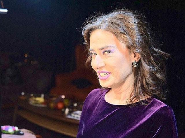 Daha nce bir gece kulbnde verdii konser srasnda orkestrasna sinirlenerek 4 alann iten kovan Yldz Tilbe, yine bir konser srasnda ekibine at azn yumdu gzn. Beyaz TV'de ekrana gelen 'Sylemezsem Olmaz' programnda yaynlanan ve cep telefonu kamerasyla kaydedildii tahmin edilen grntlerde, nl arkcnn mzisyenleri azarlad grld.