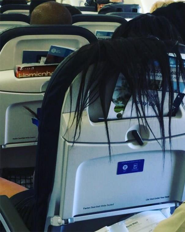 Yolculuklarmzda nezaket kurallar gerei uak yolculuklarmzda ayaklarmz bakalarnn koltuuna uzatmaz, kyafetlerimiz karmaz ya da trnaklarmz kesmeyiz.