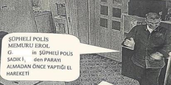 zmir'de aracnda av tfei ile yakalanan vatandatan 800 lira rvet alp, hakknda ilem yapmadan brakan iki polis memuru rvet ve irtikap suundan yarglanyor. Karakola ait kamera grntlerinde de polislerden birinin rveti aldktan hemen sonra sinkafl el hareketi yapt aka grlyor.    zmir'de phe zerine durdurulan aracnda av tfei ile yakalanan ve Alsancak Polis Merkezi'ne teslim edilen Zafer Cogun'dan 800 lira rvet alp, hakknda ilem yapmadan brakan polis memurlar Sadk . ile Erol G. 'rvet' ve 'irtikap' suundan tutukland.