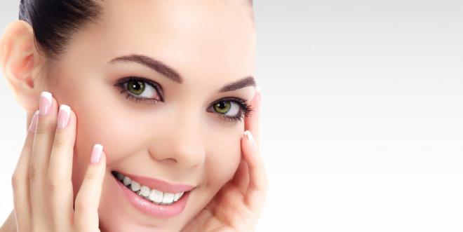 Makyaj malzemelerinin sala etkisine dikkat eken Dndaralp, "Yaplan aratrmalar, birok kozmetik rn ierisindeki asbest gibi davrana ya da ar metal gibi davranan maddeler, vcut iin zararl olduunu gsteriyor. Parabenler kanserojen, bunlarla ilgili yurtdnda aratrmalar yapld. Koltukaltnda kullanlan roll-on'larn paraben ierdii, alkollerin ya da titanyumdioksit gruplarnn, metalik oksit gruplarn canl hcrede biriktirdii hatta sulara kart ve evrede kirliliine neden olduu dnlyor. Bunlar sadece insan vcudu deil, tm evreyi etkileyebilecek rnler. Son dnemde u tartmaya almtr: Kozmetikler temizlenmeli mi? Yoksa artk temiz kozmetik mi reteceiz? retmezsek bir sre sonra doaya, canllara herkese zarar vermeye balayacak" ifadelerini kulland.