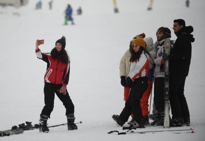 Kar yann getiimiz yla nazaran fazla yamas tatilcilerin Uluda' tercih etmesini salad. Kar kalnl 160 santimetreye ularken, en dk hava scakl -5, en yksek scaklk ise -3. Yar yl tatilinde otellerin yzde 100 dolmas bekleniyor.