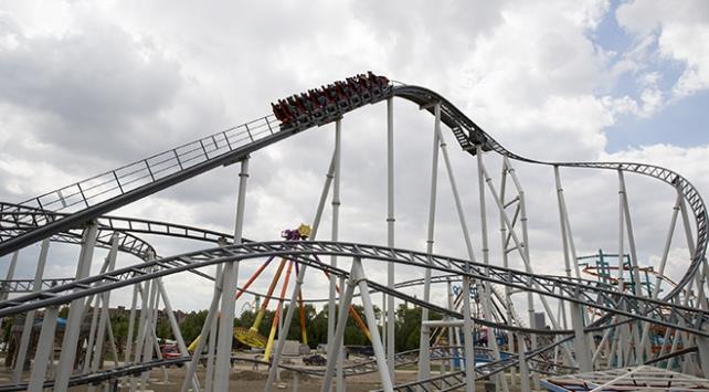 "Ankara'da turizmi gelitirmeye alyoruz. inli ortaklarmz 500 bine yakn inli turist getirecekler. Hedefimiz Rus ve Ortadoulu da getirmek. Bu balamda buraya daha ok turist gelirse Ankara'nn turistik yapsn kalkndrp, Ankarallarn daha dzgn bir gelire sahip olmasn salayacaz. Bylelikle de Ankara'nn belki de baka bir gelir kaynan kurmu olacaz."