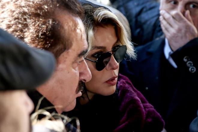 Cenaze trenine Glben Ergen, Orhan Gencebay, Hlya Avar gibi nl isimler de katld.