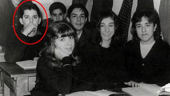 nl modac Cemil peki nostalji yapt. Okul yllarna ait bir fotorafn paylaan peki, altna unlar yazd;