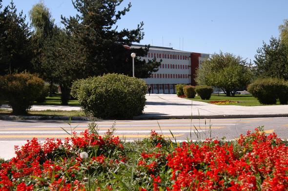 18- Atat�rk �niversitesi    S�ras�: 1075    Skoru: 26.5