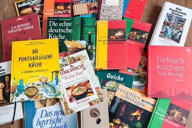 Yemek kitaplarnz renklere gre ayrn. Bylece bir tarife ihtiyacnz olduunda hangi kitapta olduunu daha rahat hatrlarsnz. Ayn zamanda yemek kitaplar rafnzn grnts de daha k olur.