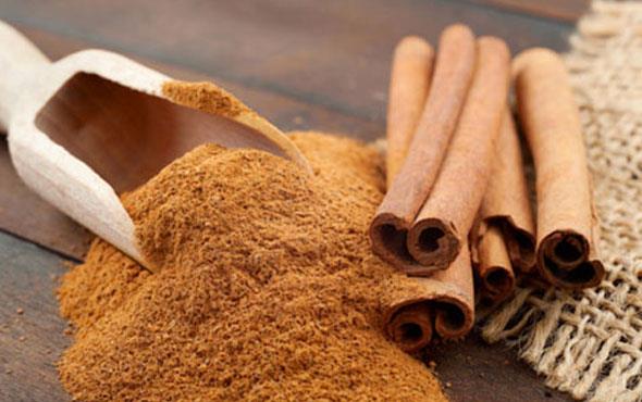 70 KLODA 7 MLGRAM: Dnya Salk rgt&#8217;nn (WHO) verilerine gre 70 kiloluk bir insann alabilecei en fazla kumarin miktarnn 7 miligram olarak belirlendiini hatrlatan Yeilada, &#8220;Dolaysyla gndelik aldmz bu tarnlar son derece risk ieriyor. Baz kiiler tarnn kan ekerini dengeledii konusundaki bilimsel verilerden kaynaklanarak &#8216;muhallebinizin zerine silme tarn koyup yle yiyin kan ekeriniz ykselmesin&#8217; diyor.&#8221; dedi.