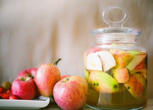 Elma Sirkesi:  <br>  Bir ienin drte birini sirke ile doludurun. Geriye kalan ksma ise su ekleyin. Bu karm gnlk tonik olarak kullanabilirsiniz.