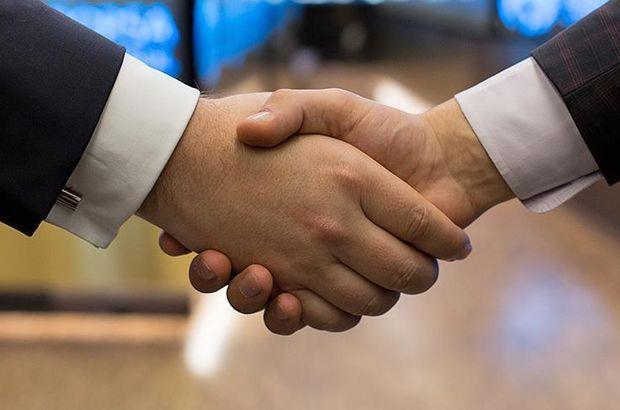 Buna gre, 27 Mart 2018 tarihinden nce karlkl sonlandrma szlemesi veya ikale szlemesi kapsamnda denen tazminatlar, i kayb tazminatlar, i sonu tazminatlar, i gvencesi tazminatlar gibi eitli adlar altnda yaplan demeler ve yardmlar zerinden tahsil edilen gelir vergisi iade edilecek. ade alabilmek iin hak sahiplerinin vergi dairelerine bavurmalar ve dava amamalar, alm davalardan vazgemeleri gerekiyor.          Vergi iadesinden yararlanmak zere vazgeilen davalarla ilgili olarak yarglama giderleri ve vekalet cretine hkmedilemeyecek.    Bu arada, sz konusu davalar stlenmi bulunan avukatlar vekalet creti alamayacaklar iin maduriyetleri sz konusu olacak. zellikle idari davalara bakan avukatlarn buna benzer maduriyetleri son yllarda ok sk yaamaya baladnn altn izmek gerekir.